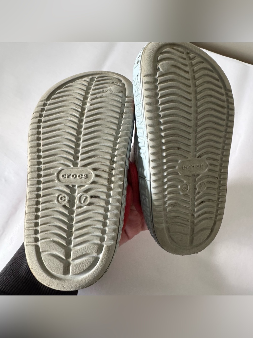 CROCS Size 6 7 AVENGERS Toddler Sandals - Picture 4 of 4
